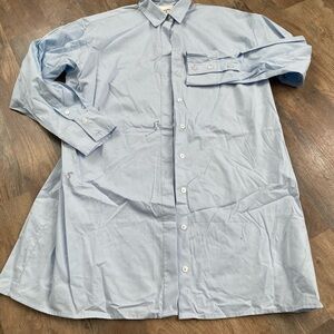 Abercrombie & Fitch Light Blue 90s Styled Oversized Button Down Shirt